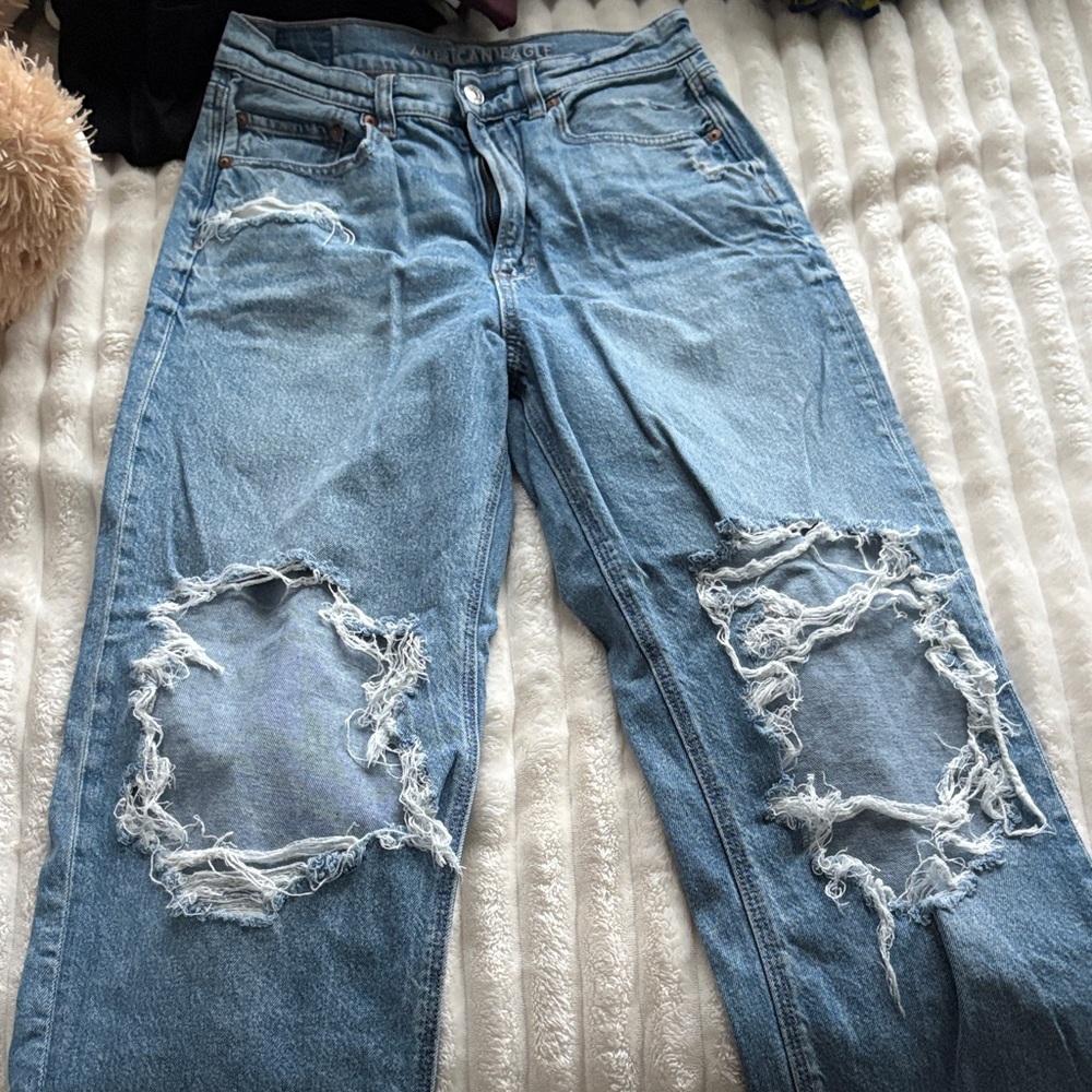 American Eagle Outfitters Ripped highest rise baggy straight size 8